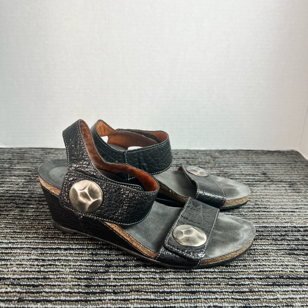 Taos Women's Boardwalk Wedge Sandal Black-Size 38 (US 7-7.5) - Picture 6 of 14
